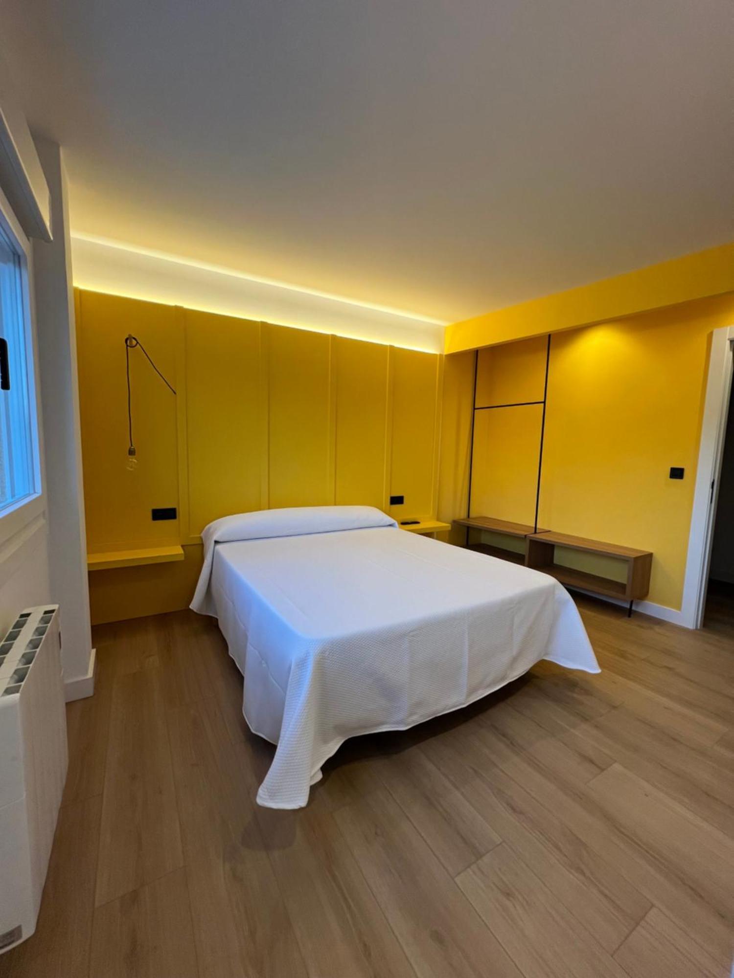 Albergue O Burgo โอ เปโดรว์โซ ภายนอก รูปภาพ